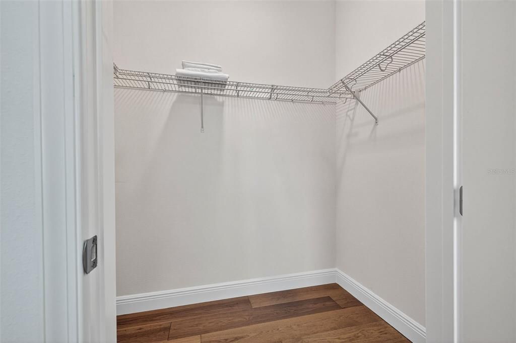 For Sale: $999,999 (3 beds, 3 baths, 1650 Square Feet)