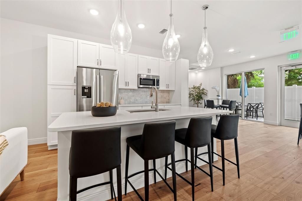 For Sale: $999,999 (3 beds, 3 baths, 1650 Square Feet)