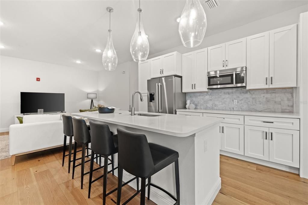 For Sale: $999,999 (3 beds, 3 baths, 1650 Square Feet)