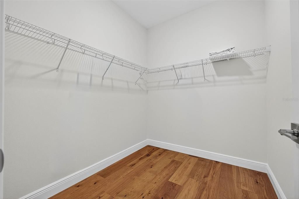 For Sale: $999,999 (3 beds, 3 baths, 1650 Square Feet)