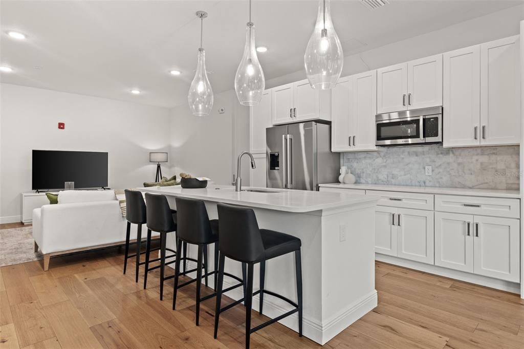 For Sale: $999,999 (3 beds, 3 baths, 1650 Square Feet)