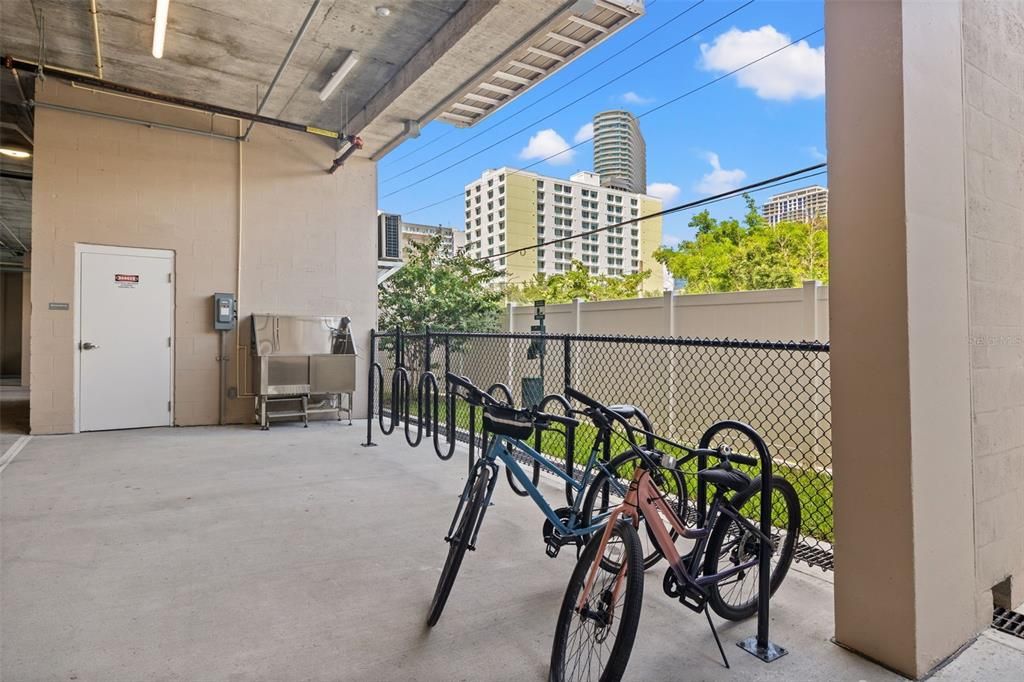 For Sale: $999,999 (3 beds, 3 baths, 1650 Square Feet)