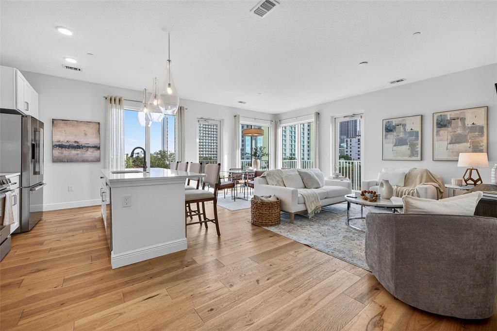 For Sale: $999,999 (3 beds, 3 baths, 1650 Square Feet)