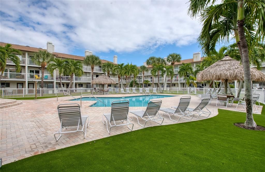 For Sale: $450,000 (3 beds, 3 baths, 1585 Square Feet)