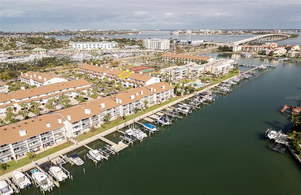 For Sale: $450,000 (3 beds, 3 baths, 1585 Square Feet)