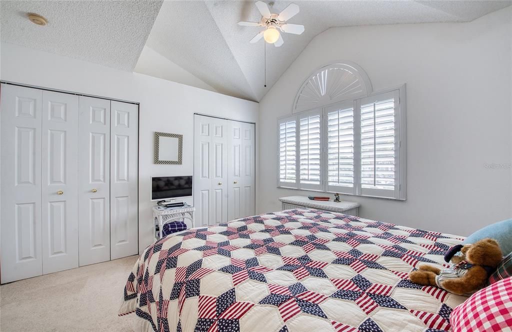 For Sale: $450,000 (3 beds, 3 baths, 1585 Square Feet)