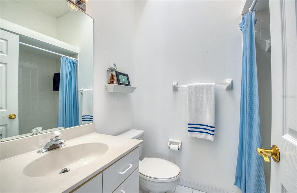 For Sale: $450,000 (3 beds, 3 baths, 1585 Square Feet)