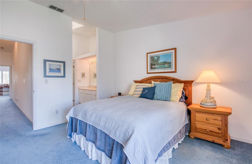 For Sale: $450,000 (3 beds, 3 baths, 1585 Square Feet)