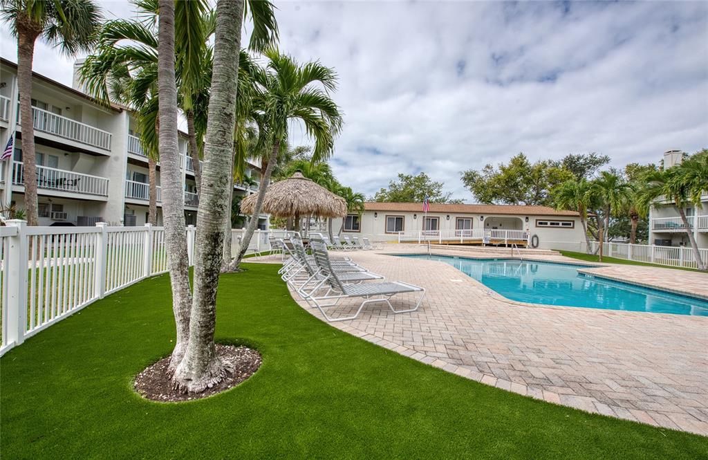 For Sale: $450,000 (3 beds, 3 baths, 1585 Square Feet)