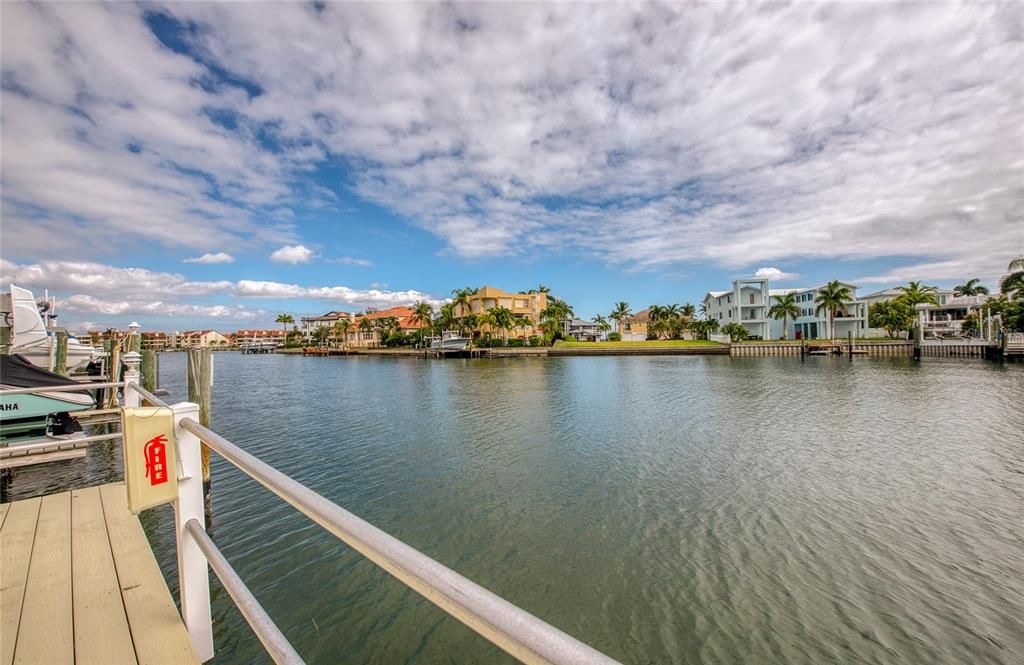 For Sale: $450,000 (3 beds, 3 baths, 1585 Square Feet)