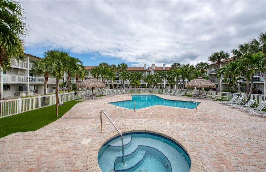 For Sale: $450,000 (3 beds, 3 baths, 1585 Square Feet)