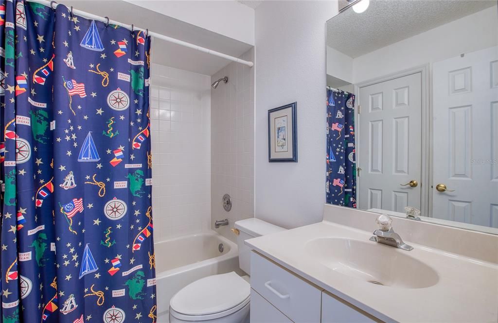 For Sale: $450,000 (3 beds, 3 baths, 1585 Square Feet)