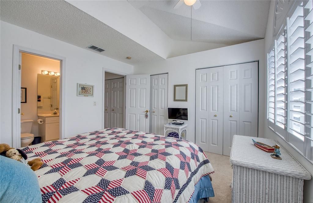 For Sale: $450,000 (3 beds, 3 baths, 1585 Square Feet)