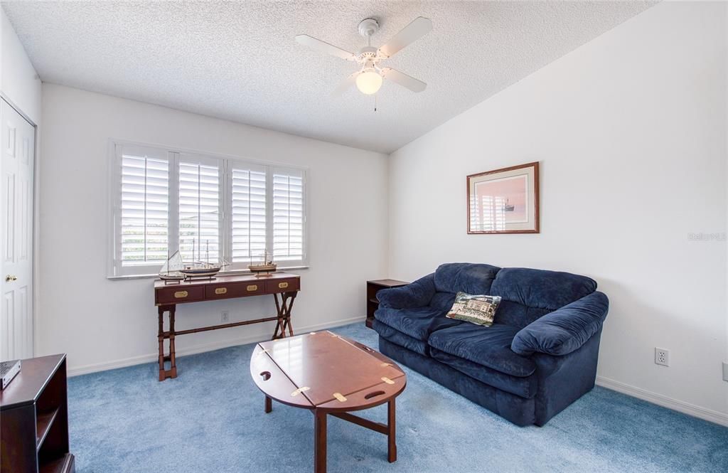 For Sale: $450,000 (3 beds, 3 baths, 1585 Square Feet)