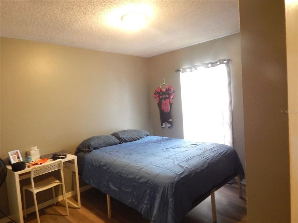 En Venta: $370,000 (4 camas, 2 baños, 1827 Pies cuadrados)