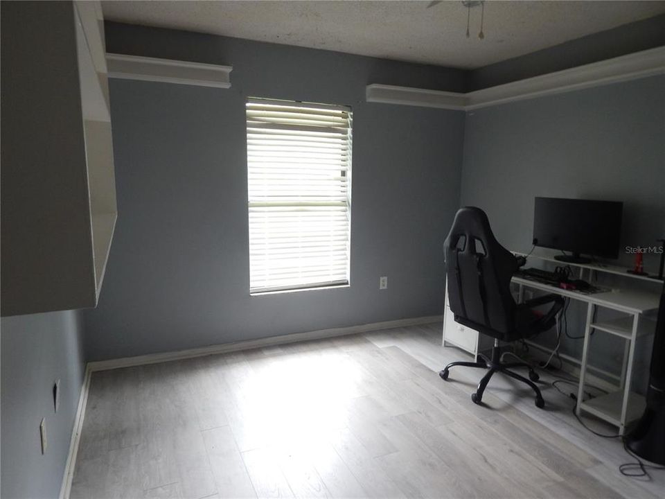 En Venta: $370,000 (4 camas, 2 baños, 1827 Pies cuadrados)