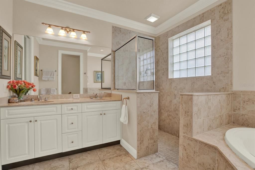 En Venta: $464,900 (3 camas, 2 baños, 2161 Pies cuadrados)