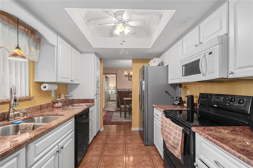 For Sale: $194,000 (2 beds, 2 baths, 1144 Square Feet)