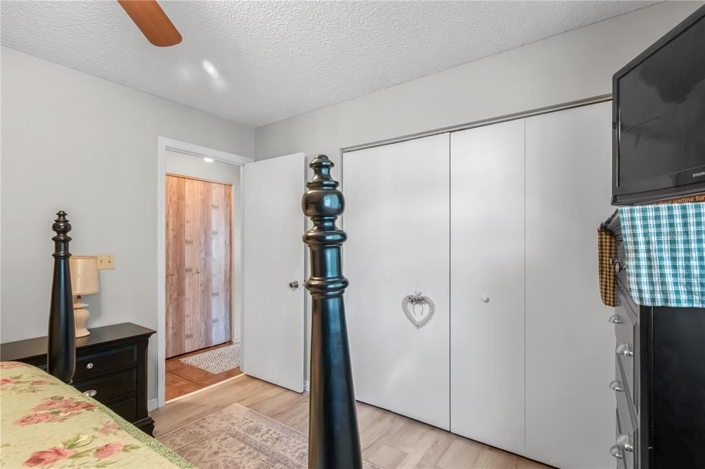 For Sale: $194,000 (2 beds, 2 baths, 1144 Square Feet)