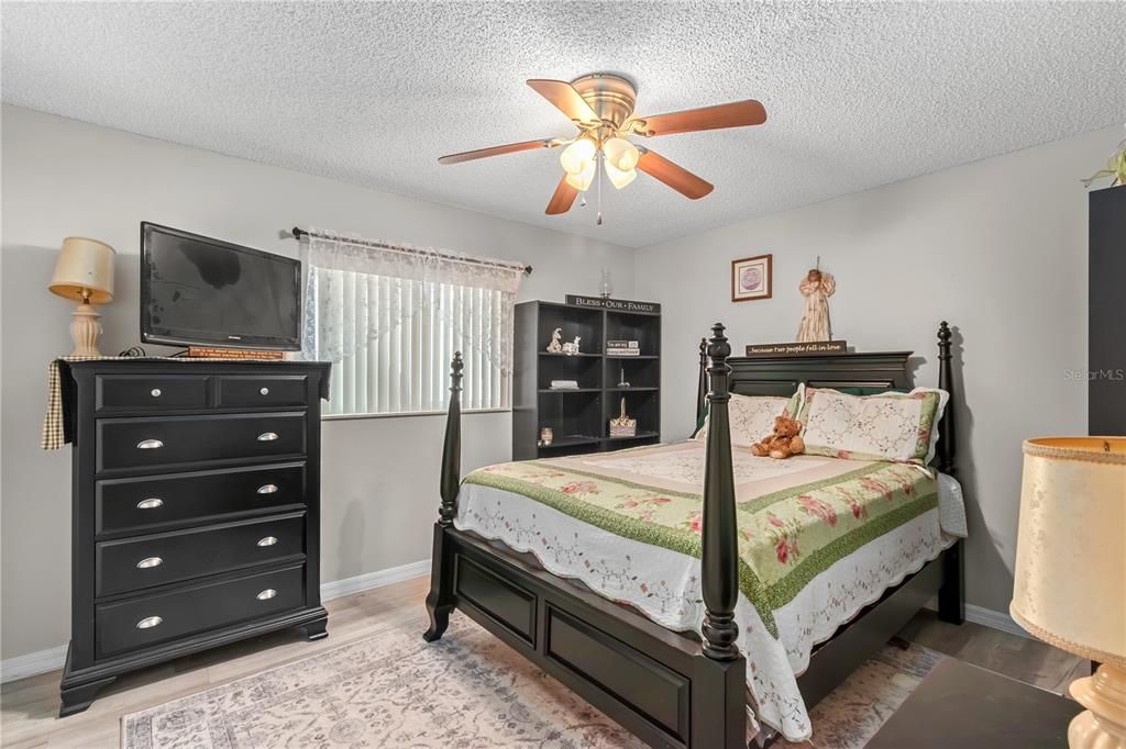 For Sale: $194,000 (2 beds, 2 baths, 1144 Square Feet)