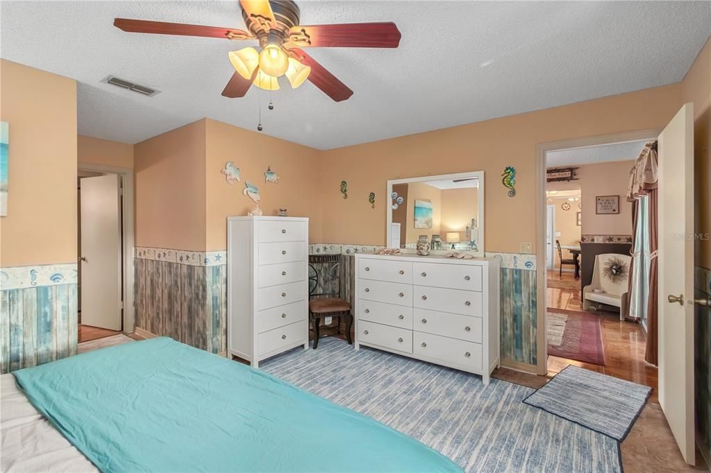 For Sale: $194,000 (2 beds, 2 baths, 1144 Square Feet)