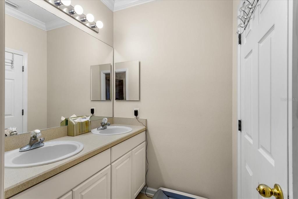 待售: $425,000 (3 贝兹, 2 浴室, 2065 平方英尺)