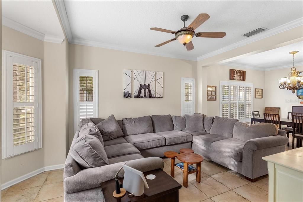 待售: $425,000 (3 贝兹, 2 浴室, 2065 平方英尺)