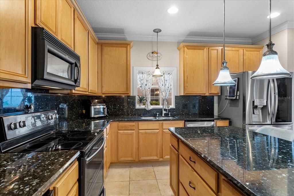 待售: $425,000 (3 贝兹, 2 浴室, 2065 平方英尺)