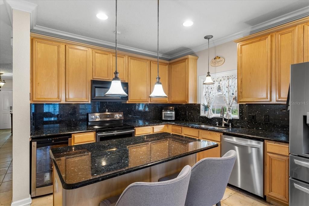 待售: $425,000 (3 贝兹, 2 浴室, 2065 平方英尺)