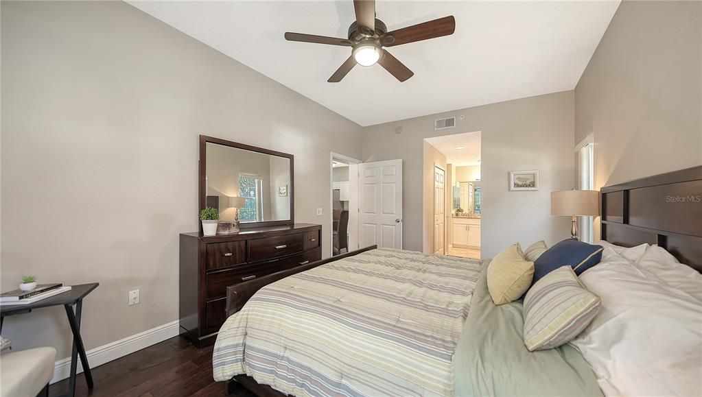 Activo con contrato: $279,800 (2 camas, 2 baños, 1147 Pies cuadrados)