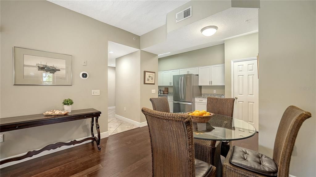 Activo con contrato: $279,800 (2 camas, 2 baños, 1147 Pies cuadrados)