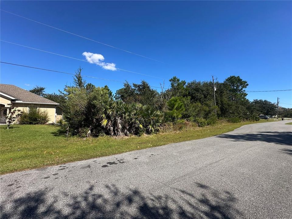 待售: $77,500 (0.23 acres)