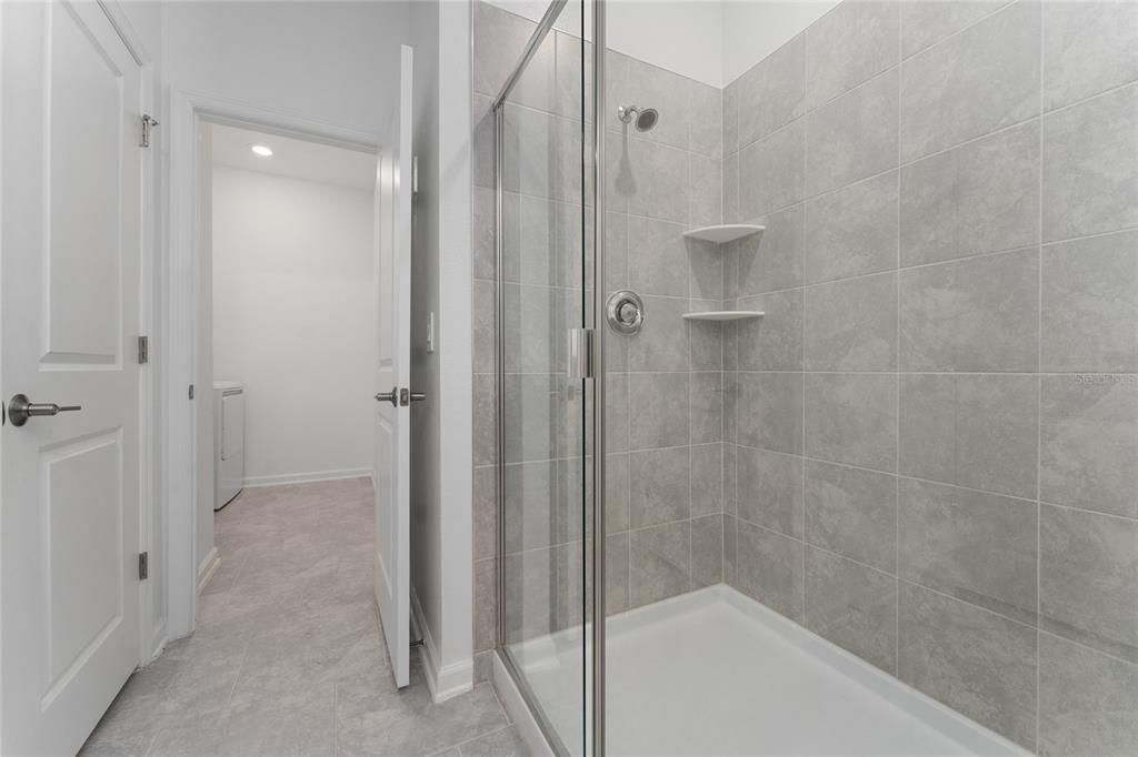 出租: $2,500 (4 贝兹, 3 浴室, 1971 平方英尺)