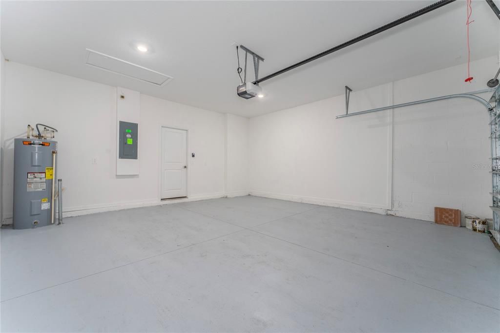 出租: $2,500 (4 贝兹, 3 浴室, 1971 平方英尺)