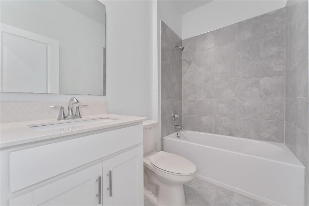 出租: $2,500 (4 贝兹, 3 浴室, 1971 平方英尺)