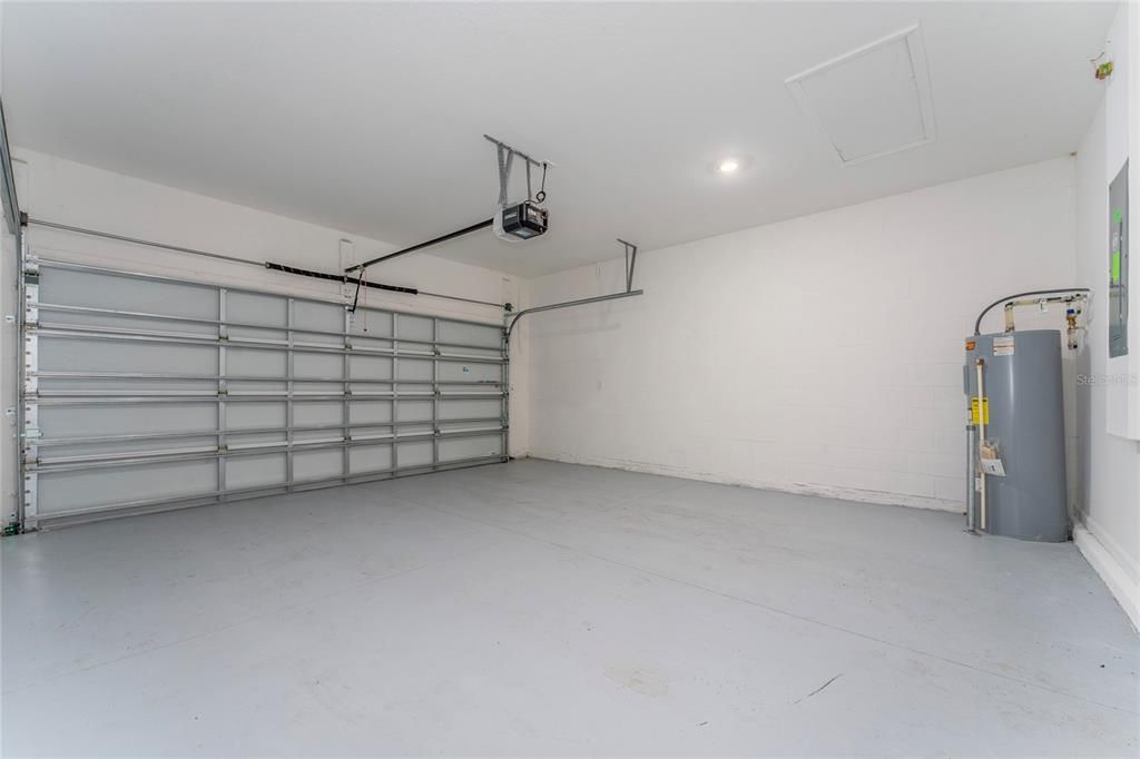 出租: $2,500 (4 贝兹, 3 浴室, 1971 平方英尺)