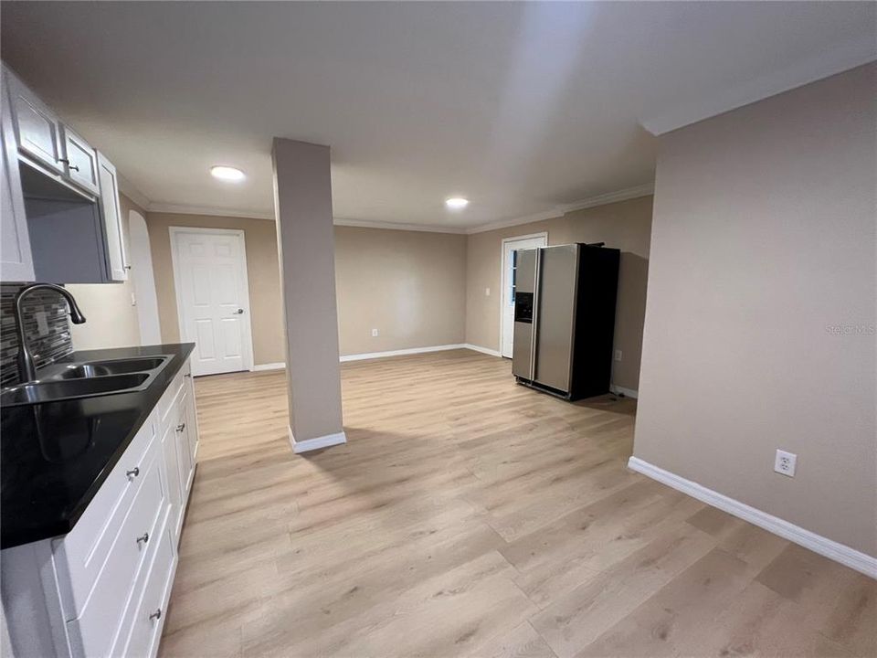 For Sale: $410,000 (4 beds, 3 baths, 2064 Square Feet)