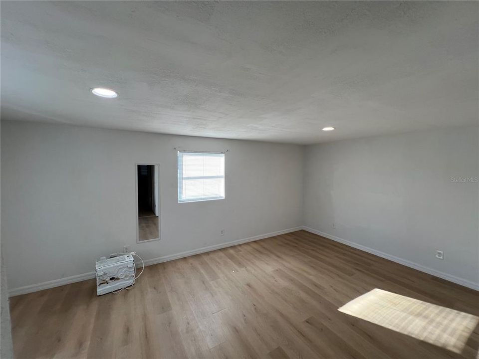 For Sale: $410,000 (4 beds, 3 baths, 2064 Square Feet)