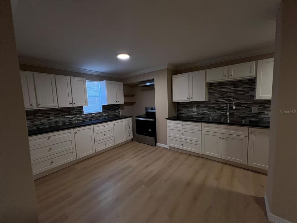 For Sale: $410,000 (4 beds, 3 baths, 2064 Square Feet)