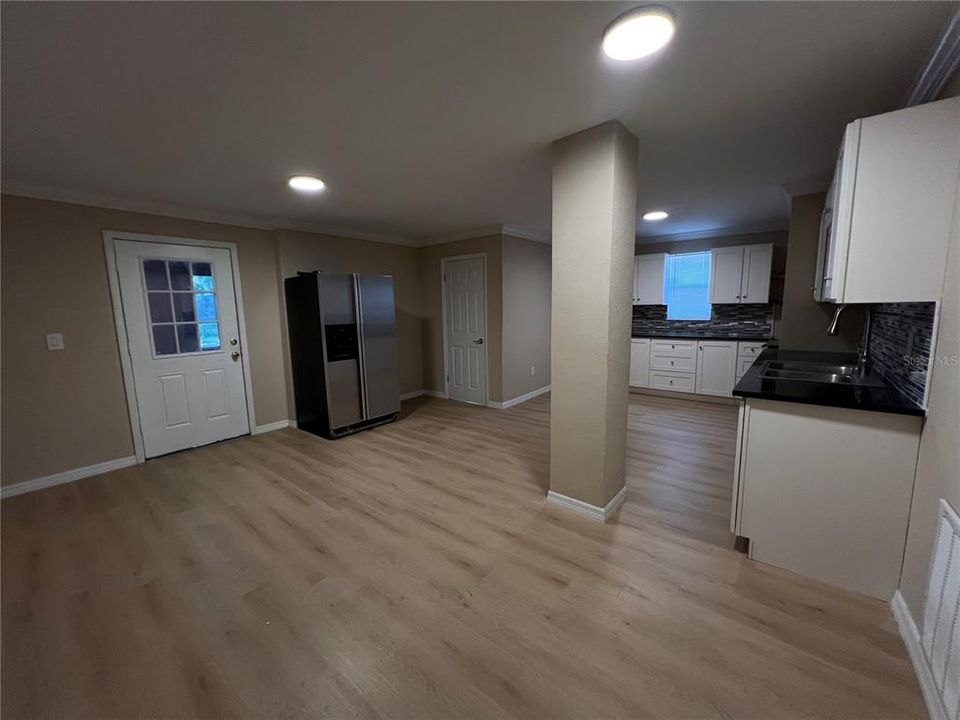 For Sale: $410,000 (4 beds, 3 baths, 2064 Square Feet)