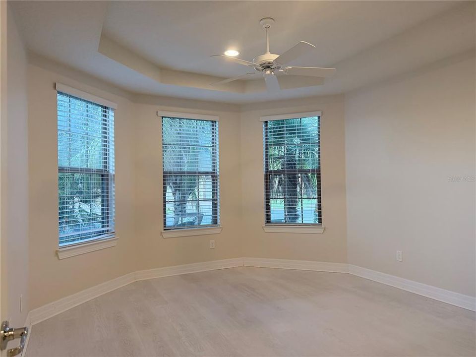 For Sale: $539,000 (3 beds, 3 baths, 2528 Square Feet)