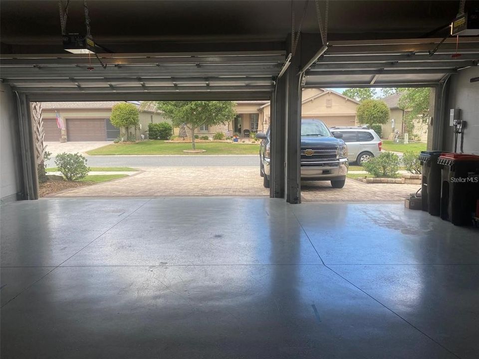 For Sale: $539,000 (3 beds, 3 baths, 2528 Square Feet)