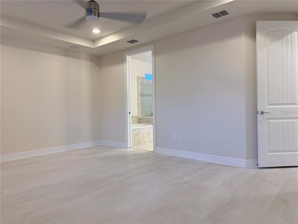 For Sale: $539,000 (3 beds, 3 baths, 2528 Square Feet)