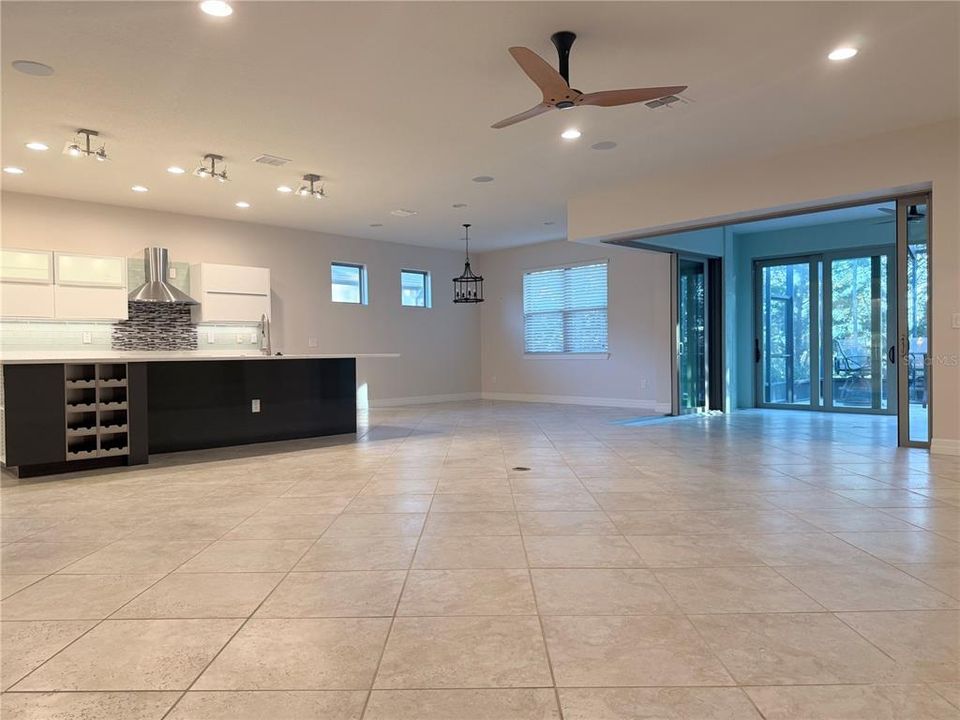 For Sale: $539,000 (3 beds, 3 baths, 2528 Square Feet)