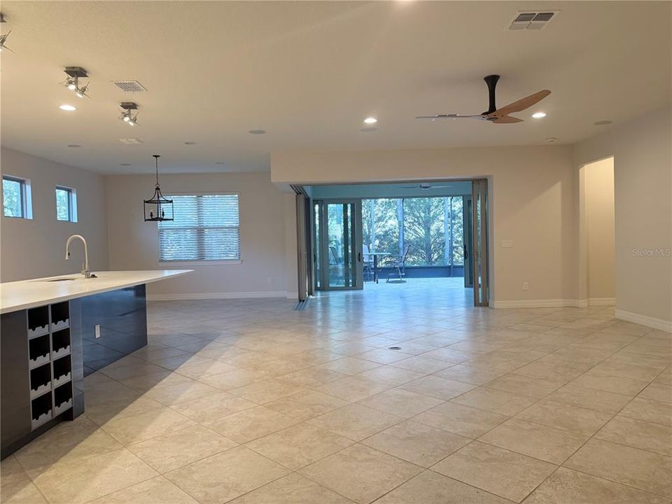 For Sale: $539,000 (3 beds, 3 baths, 2528 Square Feet)