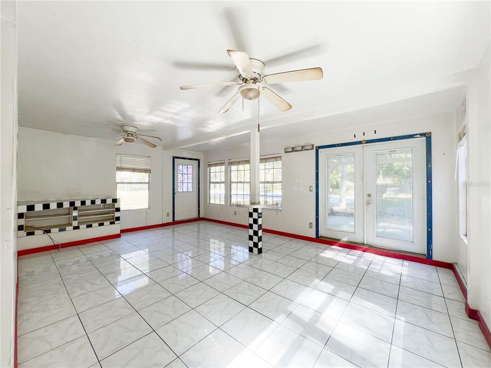 На продажу: $215,000 (3 спален, 2 ванн, 1726 Квадратных фут)