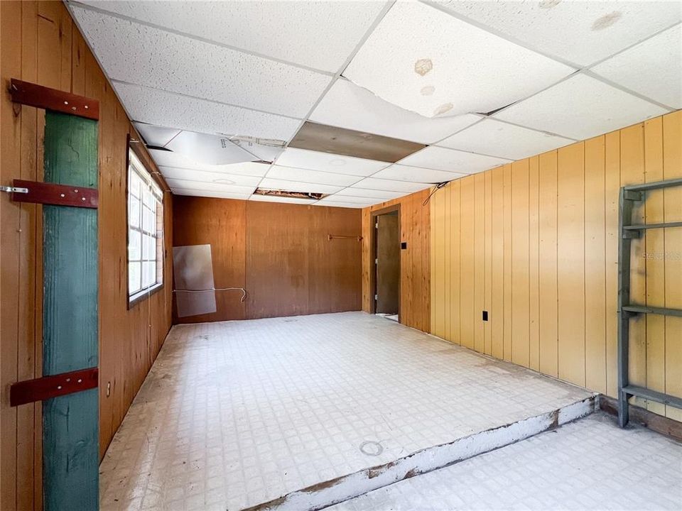 На продажу: $215,000 (3 спален, 2 ванн, 1726 Квадратных фут)