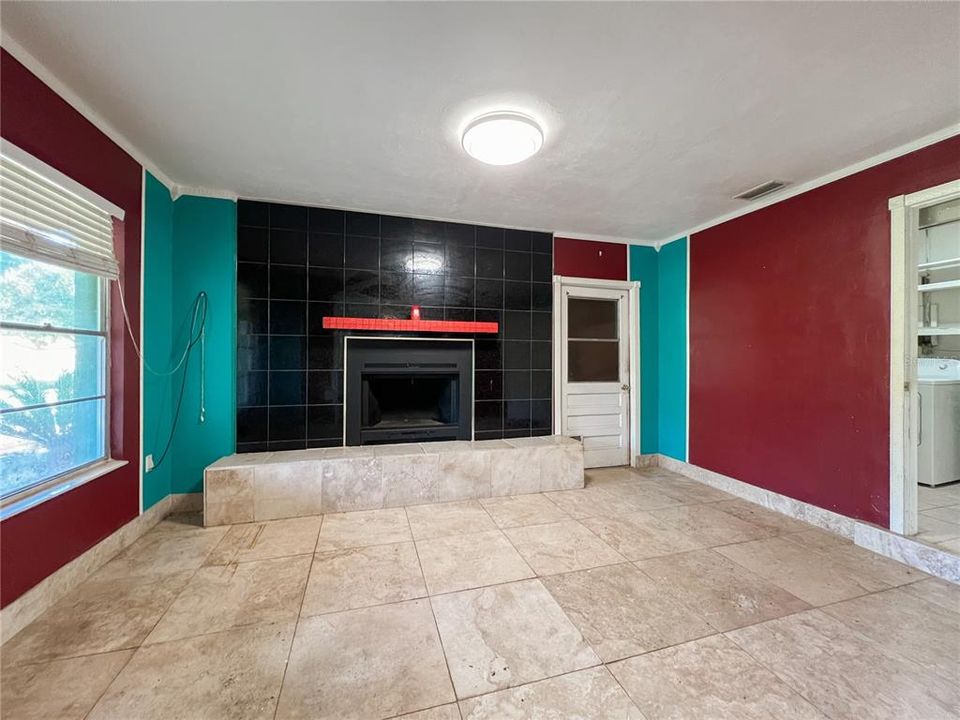 На продажу: $215,000 (3 спален, 2 ванн, 1726 Квадратных фут)