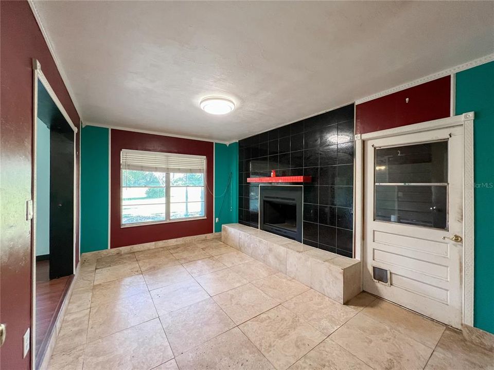 На продажу: $215,000 (3 спален, 2 ванн, 1726 Квадратных фут)