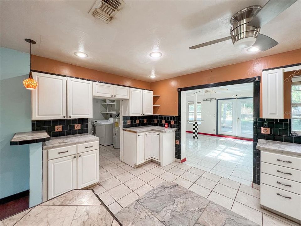 На продажу: $215,000 (3 спален, 2 ванн, 1726 Квадратных фут)